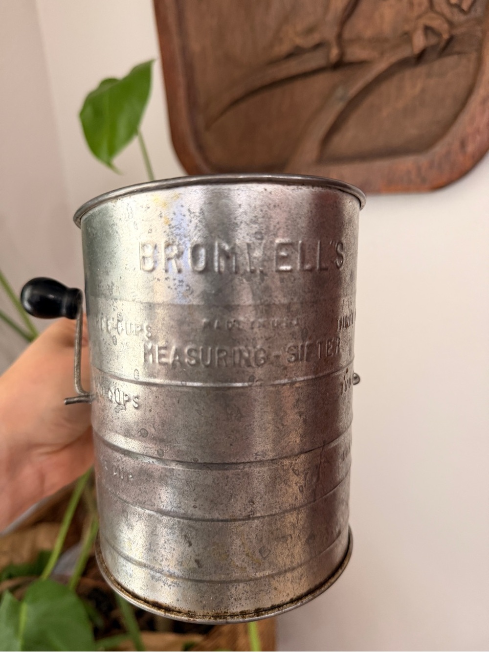 Vintage Bromwell’s 5 Cup Metal Flour Sifter Hand Crank Farmhouse Kitchen